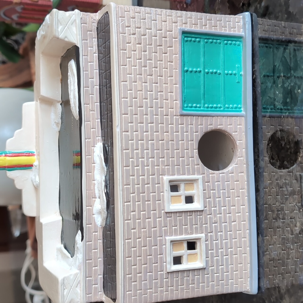 department 56 Snow village Paramount theater - Picture 3 of 10